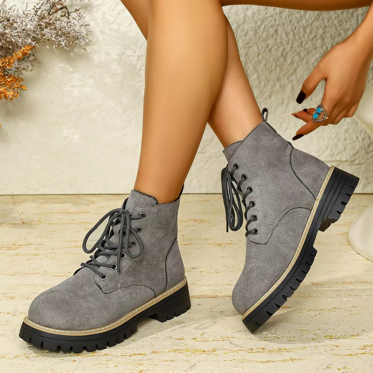 Round Toe Lace Up Boots