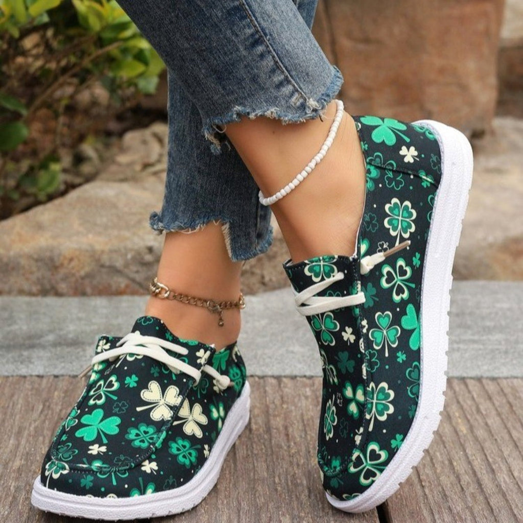 Clover Print Round Toe Sneakers