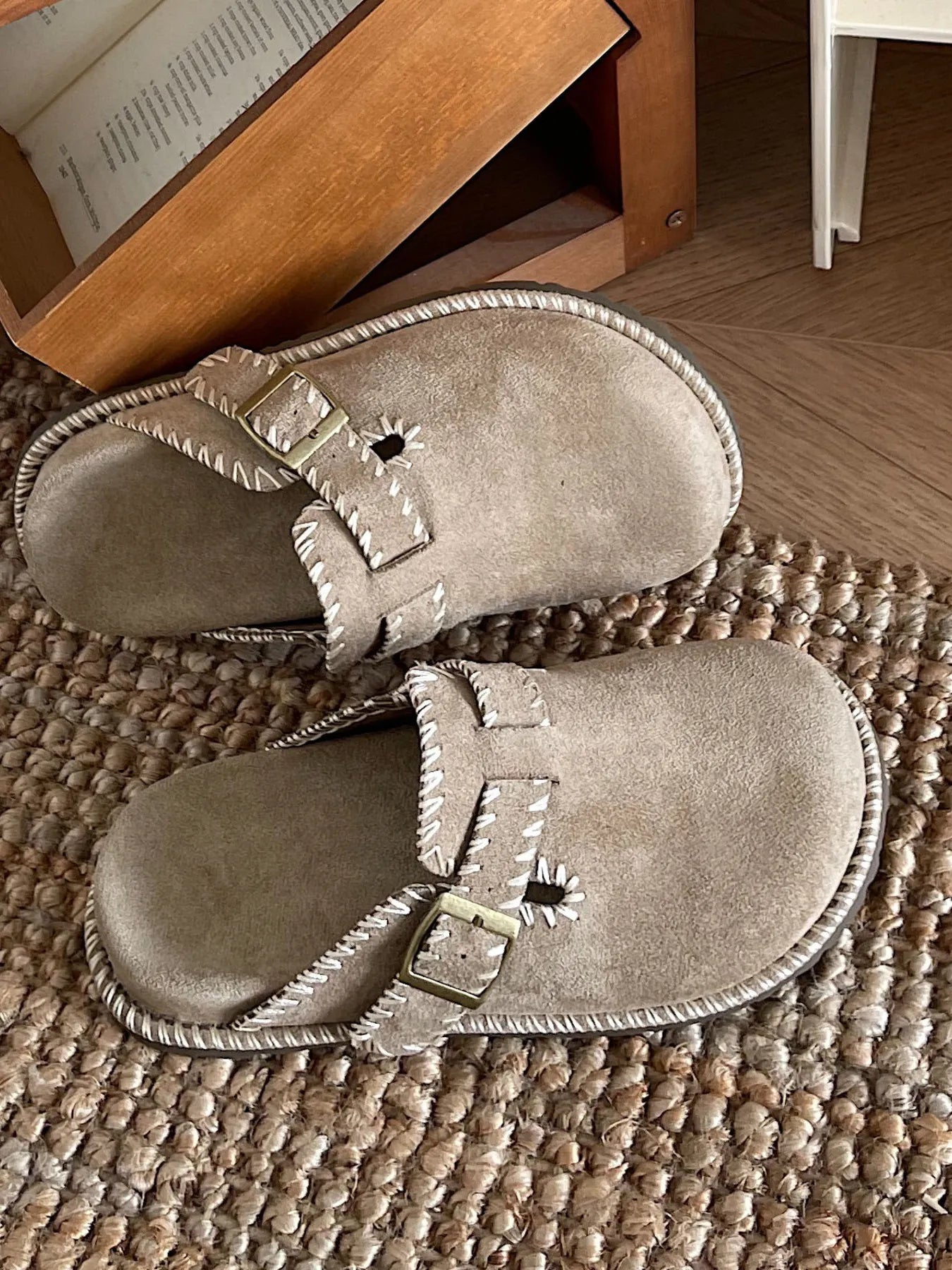 Round Toe Flats Slip-Ons