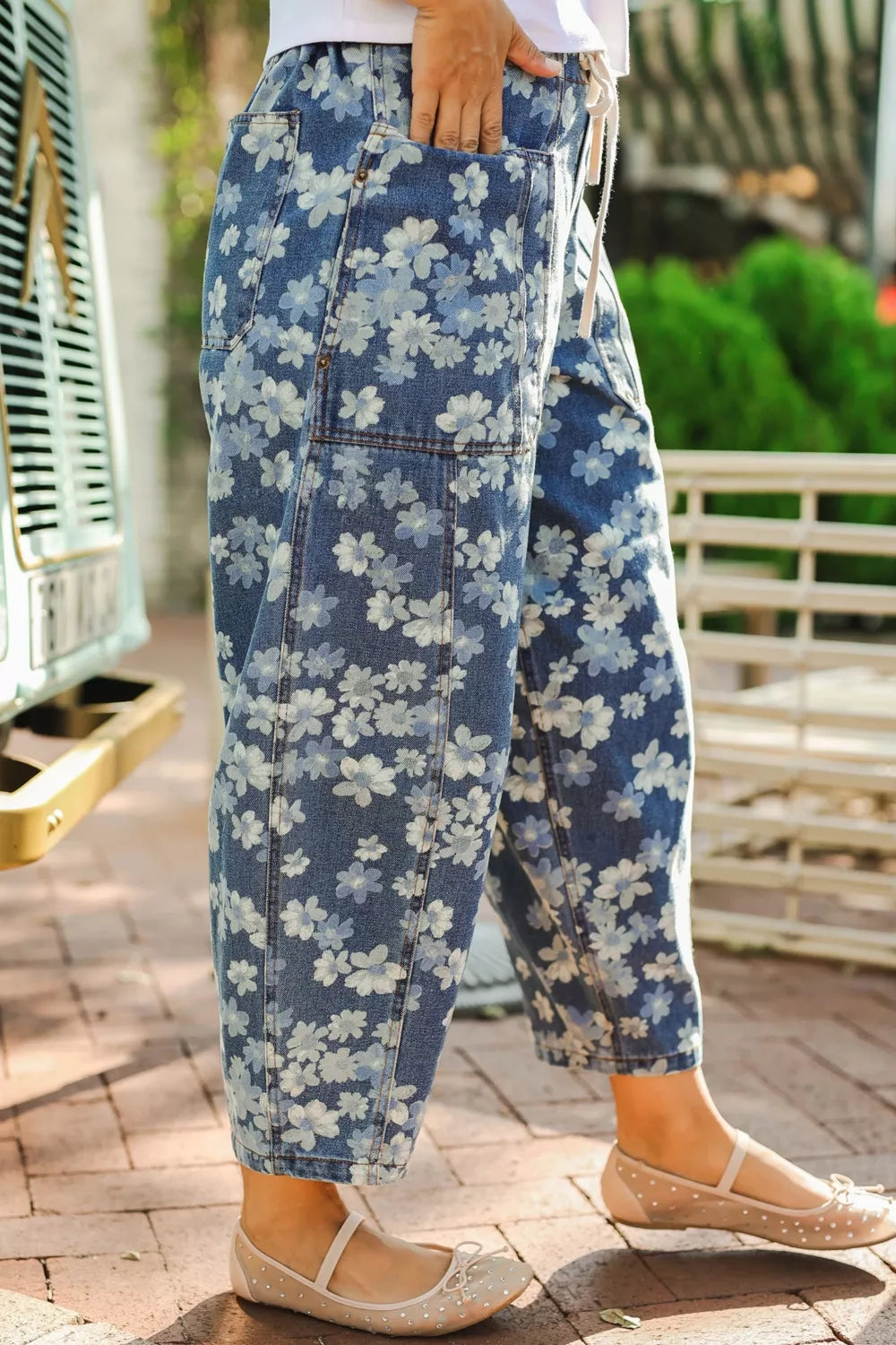 Dainty Floral Printed Drawstring Barrel Jeans