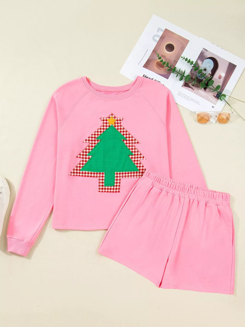 Plaid Contrasted Double Christmas Tree Patched Raglan Sleeve Pullover 2pcs Short Set