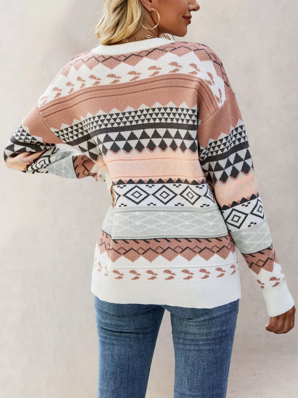 Geometric Pattern Round Neck Sweater
