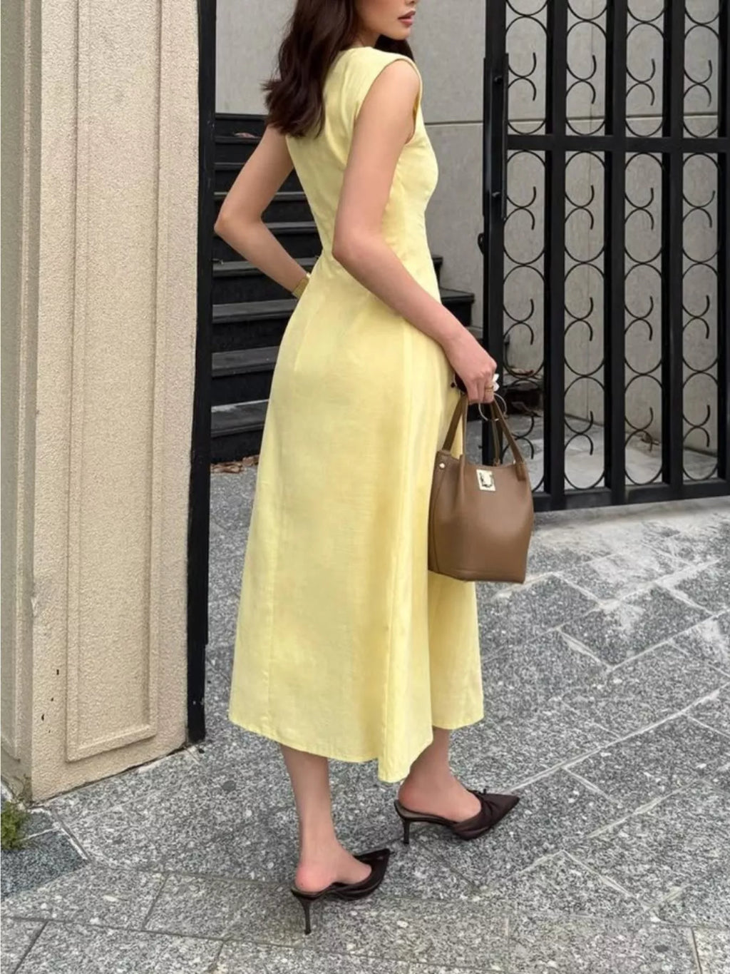 Sleeveless Scoop Neck A-Line Midi Dress