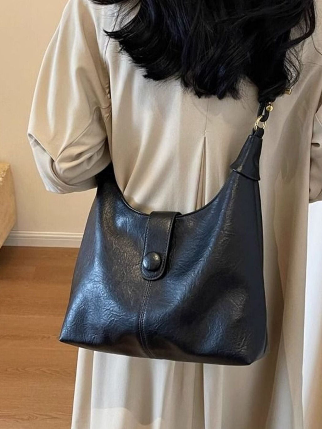 Vintage Buckle Closure Shoulder Bag