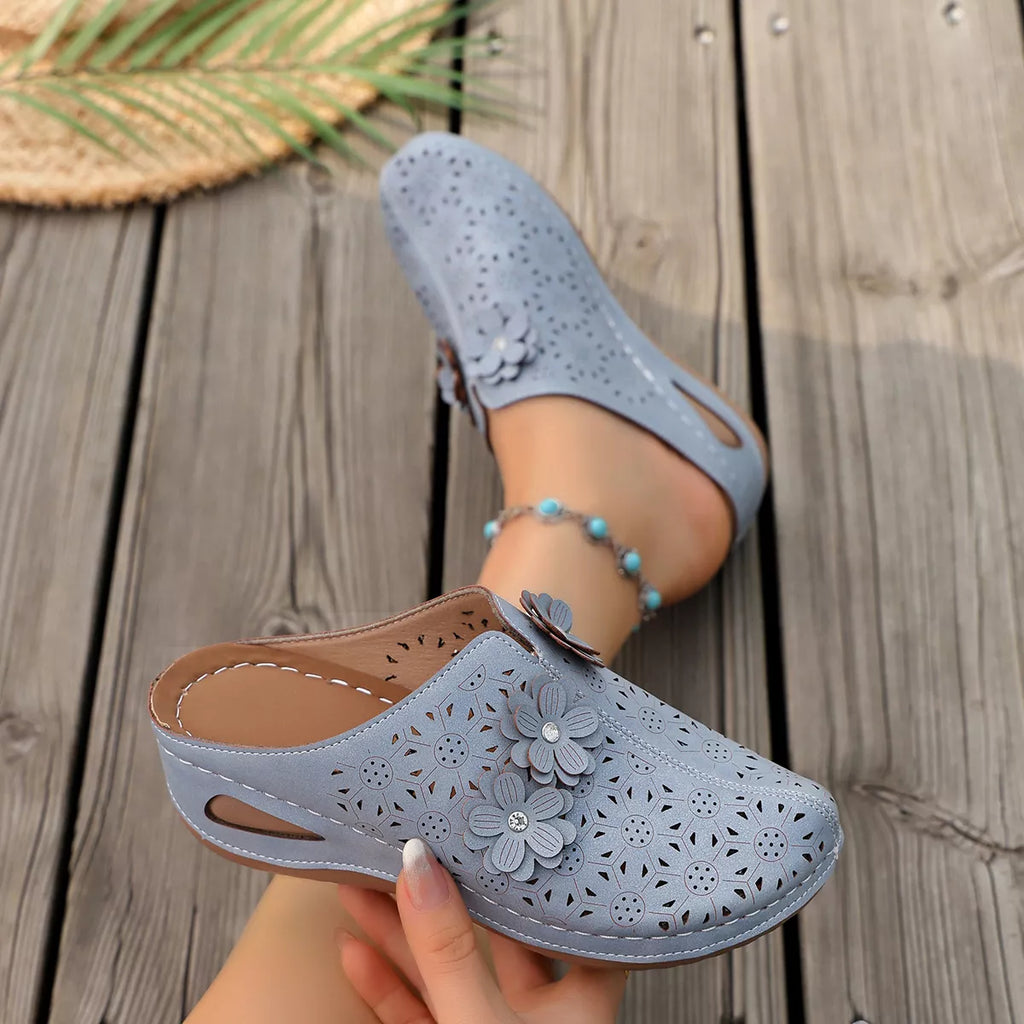 Floral Decor Round Toe Sandals