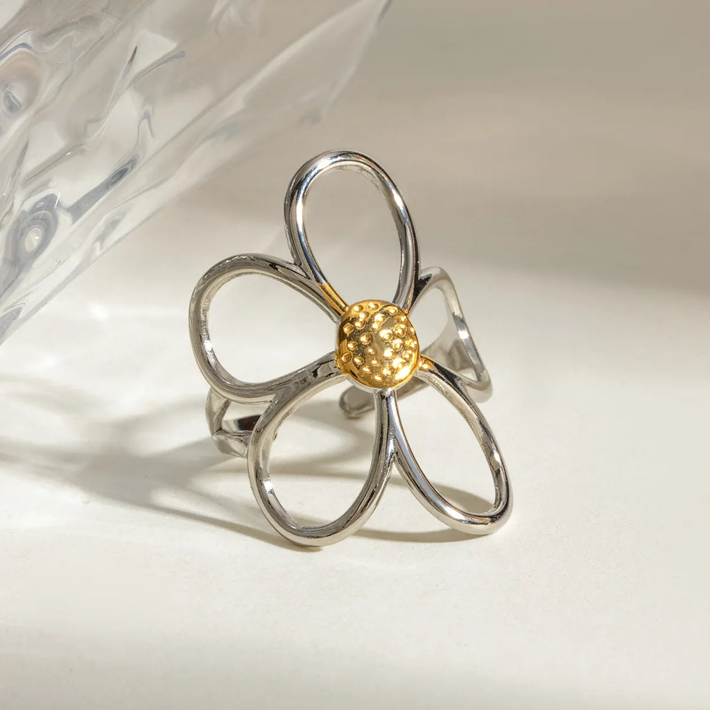 Two-Tone Daisy Flower Ring