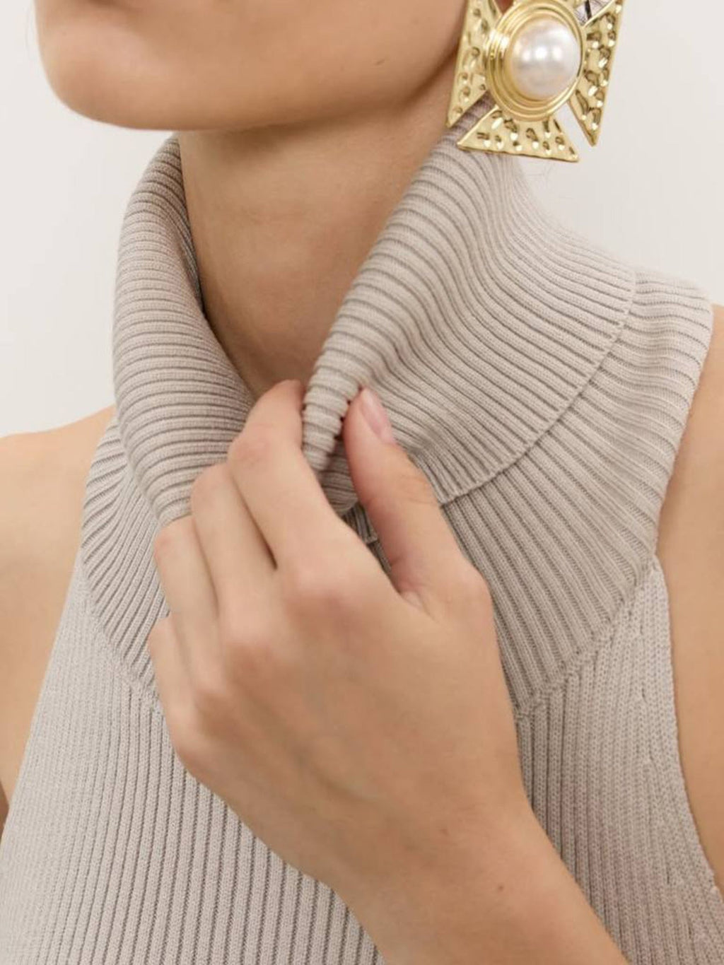 Backless Turtleneck Sweater Tank