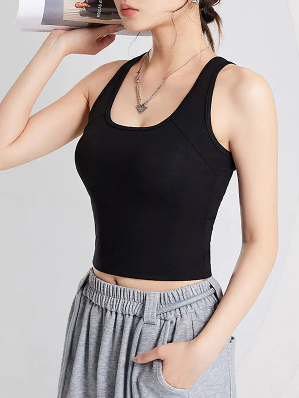 Crisscross Scoop Neck Wide Strap Cropped Tank with Chest Pads