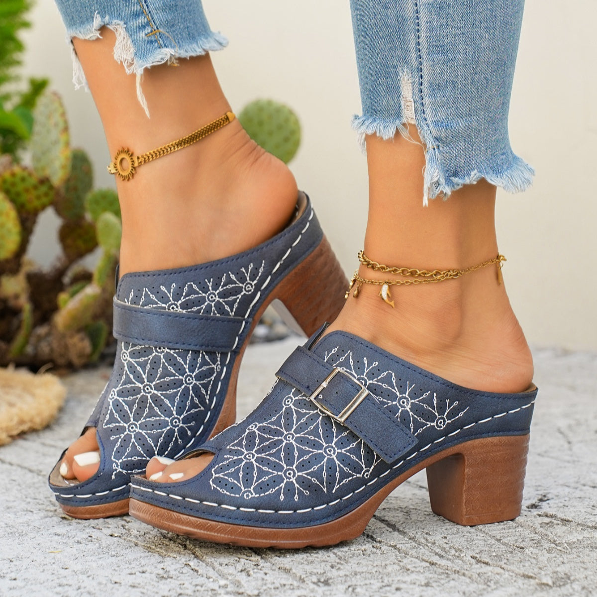Buckle Decor Block Heel Sandals