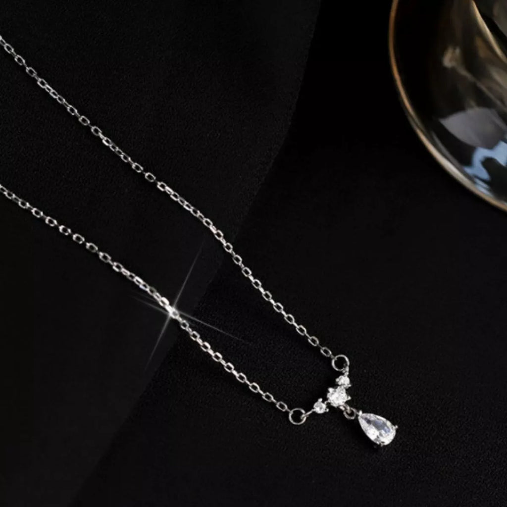 925 Sterling Silver Zircon Teardrop Necklace