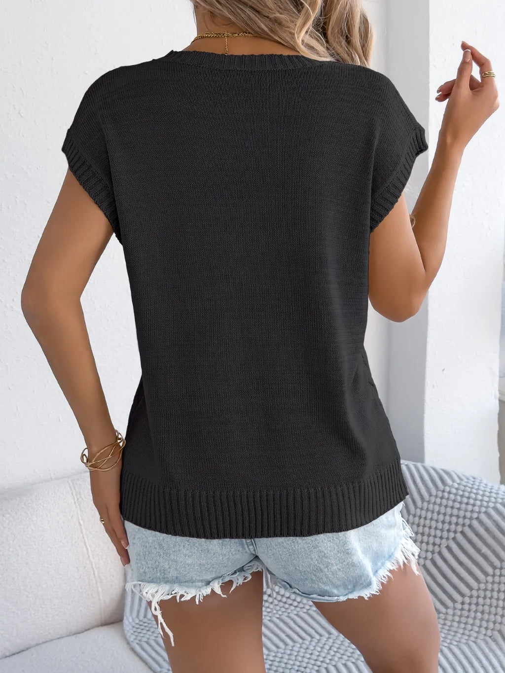 Cable-Knit Round Neck Knit Top