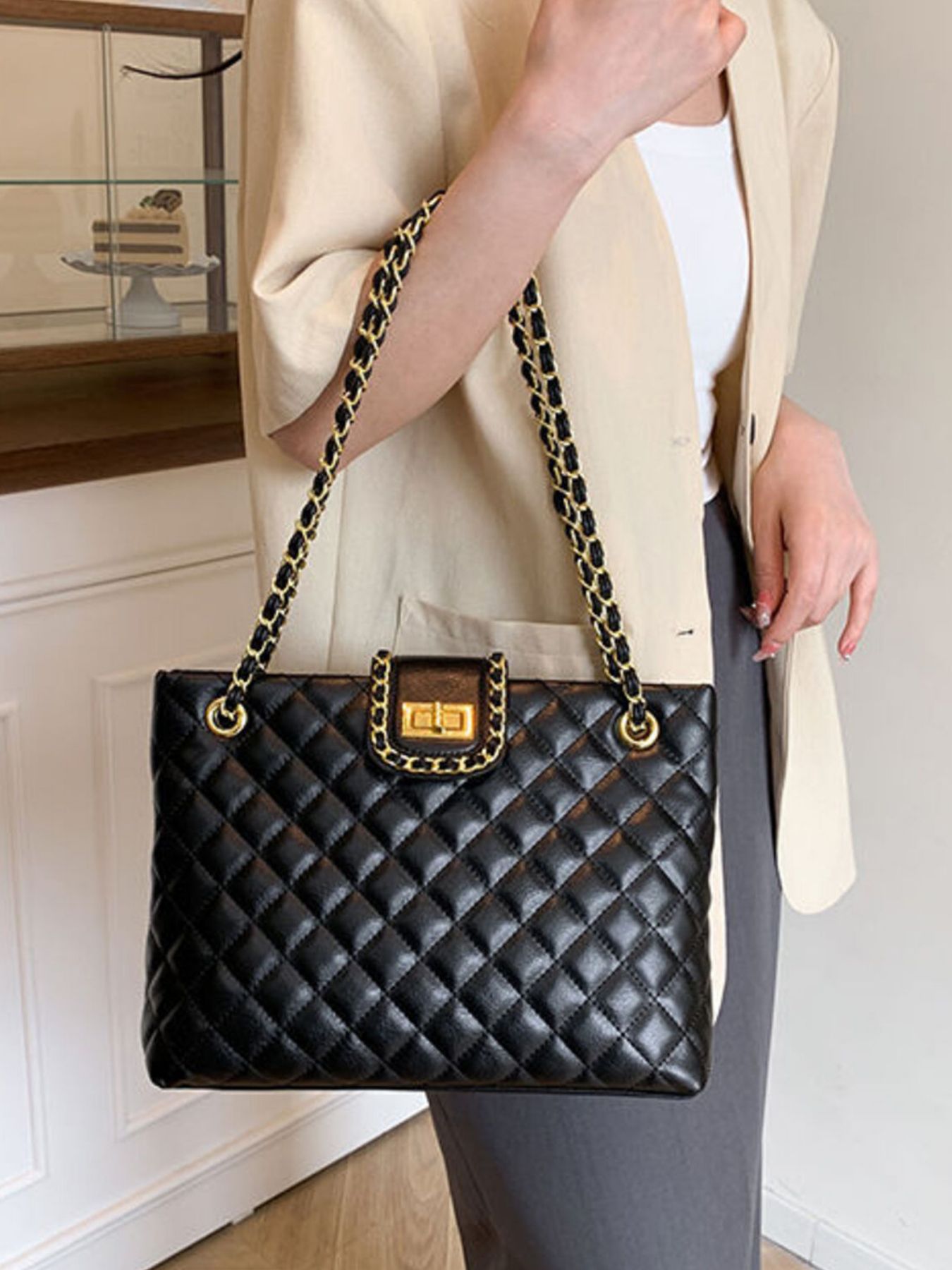 Quilted Chain Strap Shoulder Bag