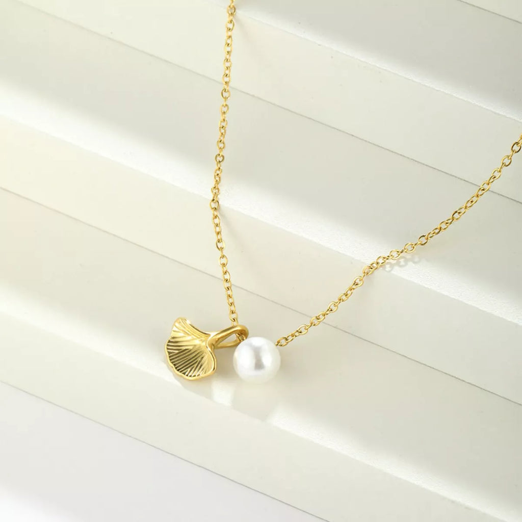 Pearl & Shell Pendant Necklace