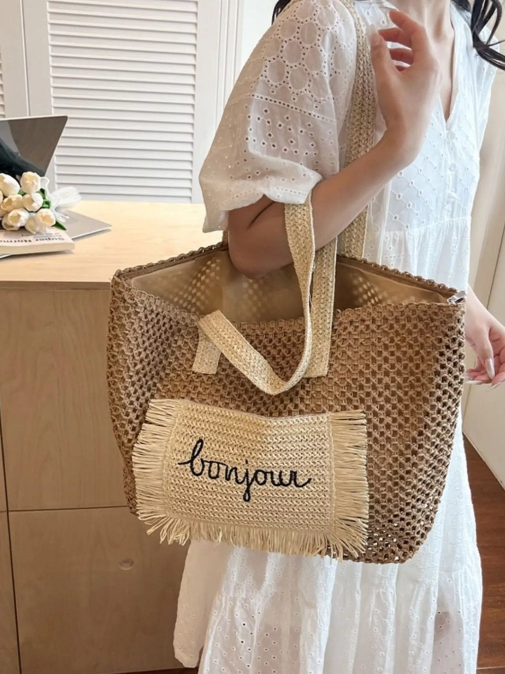 Fringe Straw Shoulder Bag