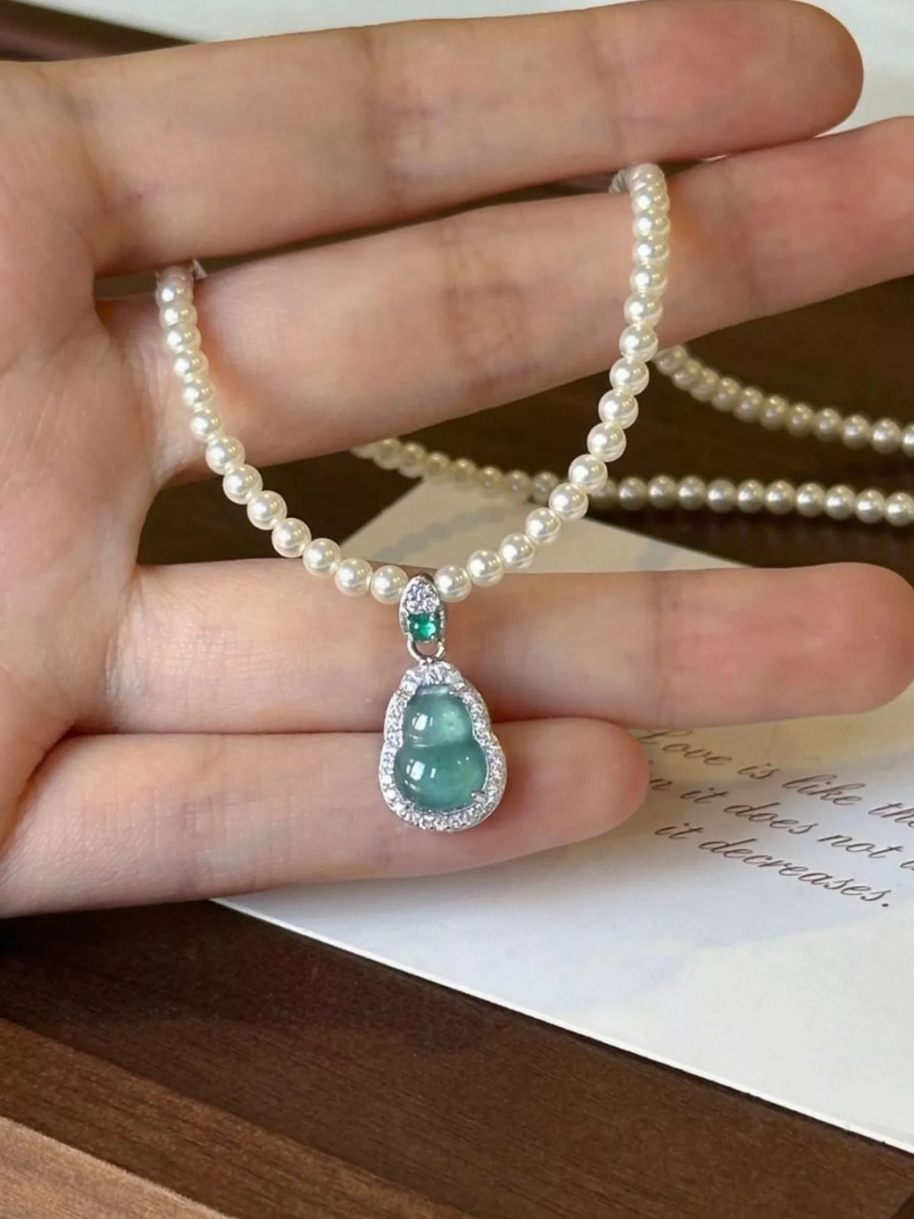 Gourd Pendant Pearl Necklace