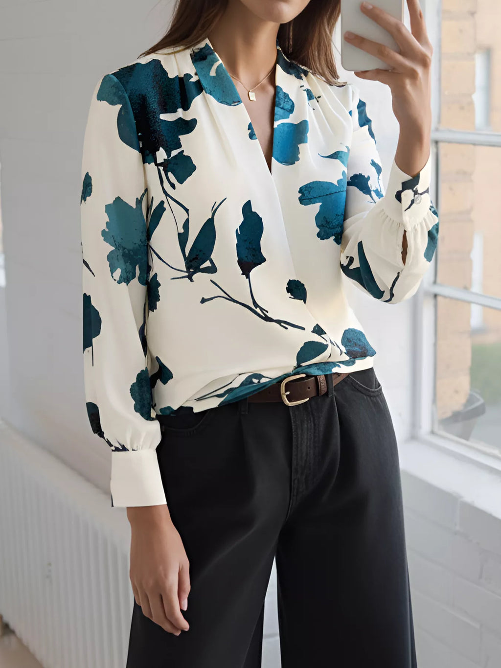 Printed V-Neck Long Sleeve Blouse