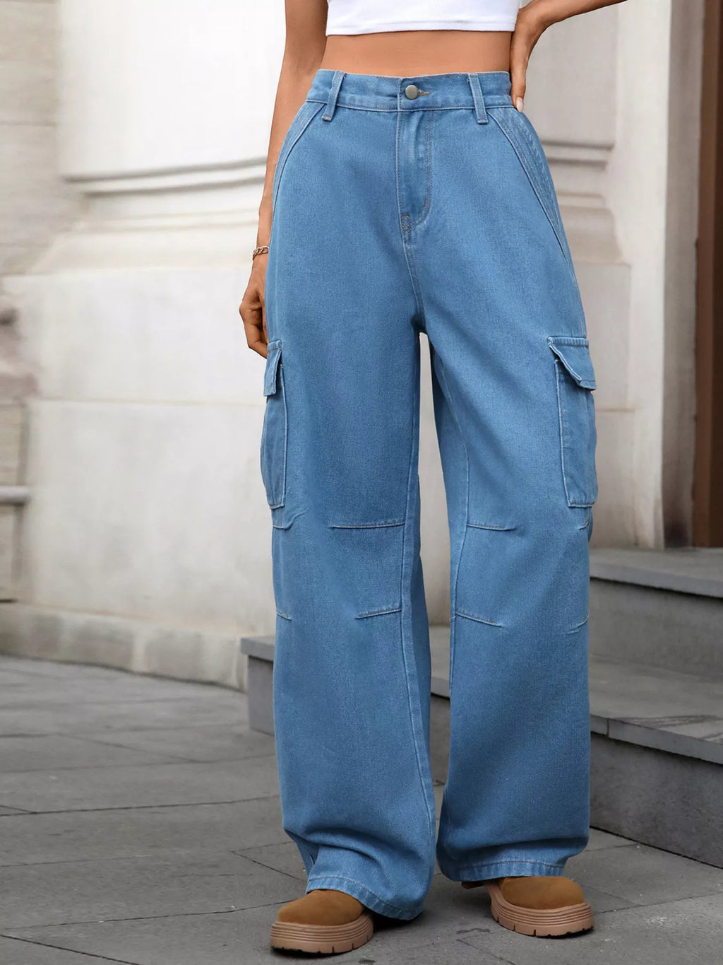 Relaxed Fit Cargo Jeans