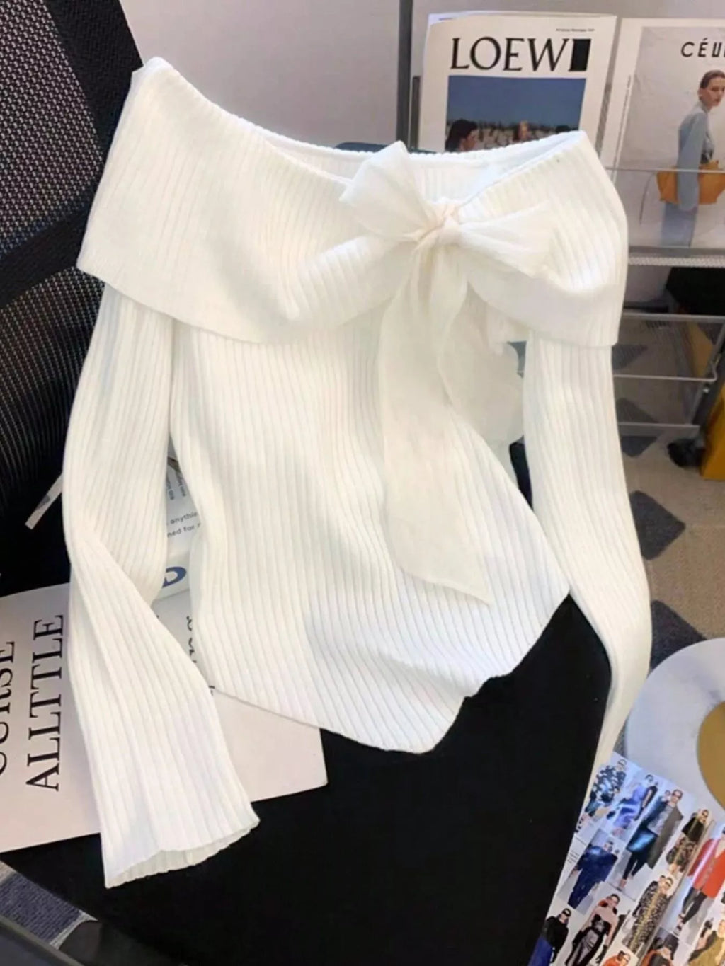 Off-Shoulder Bowknot Ribbed Knit T-Shirt