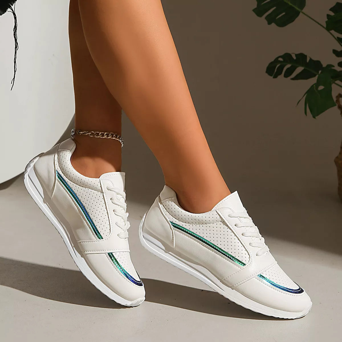 Round Toe Lace Up Sneakers