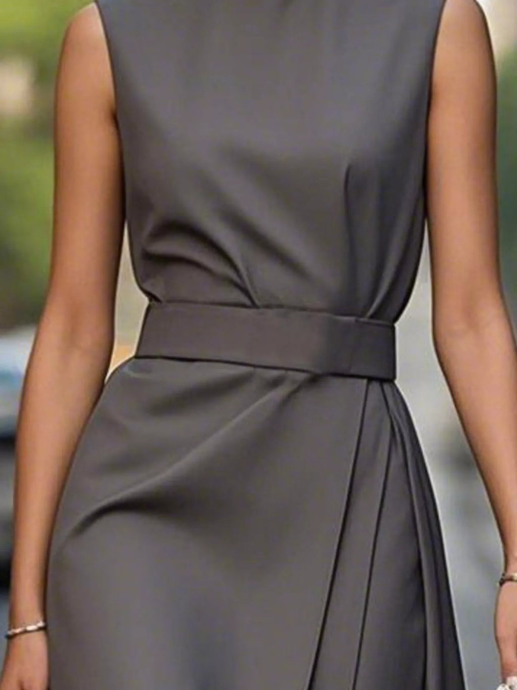 Round Neck Sleeveless Midi Dress