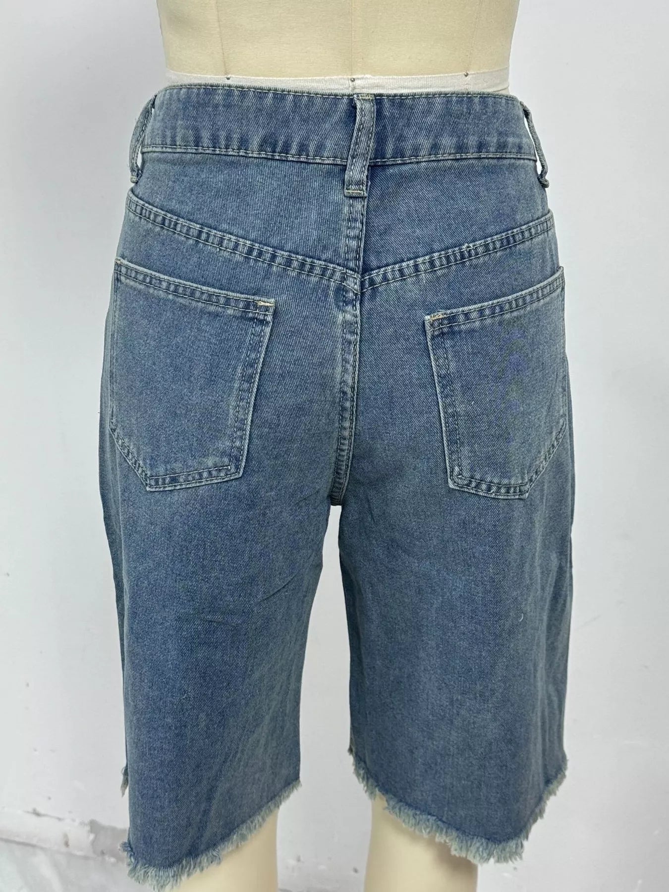 Frayed Hem Relaxed Fit Denim Shorts