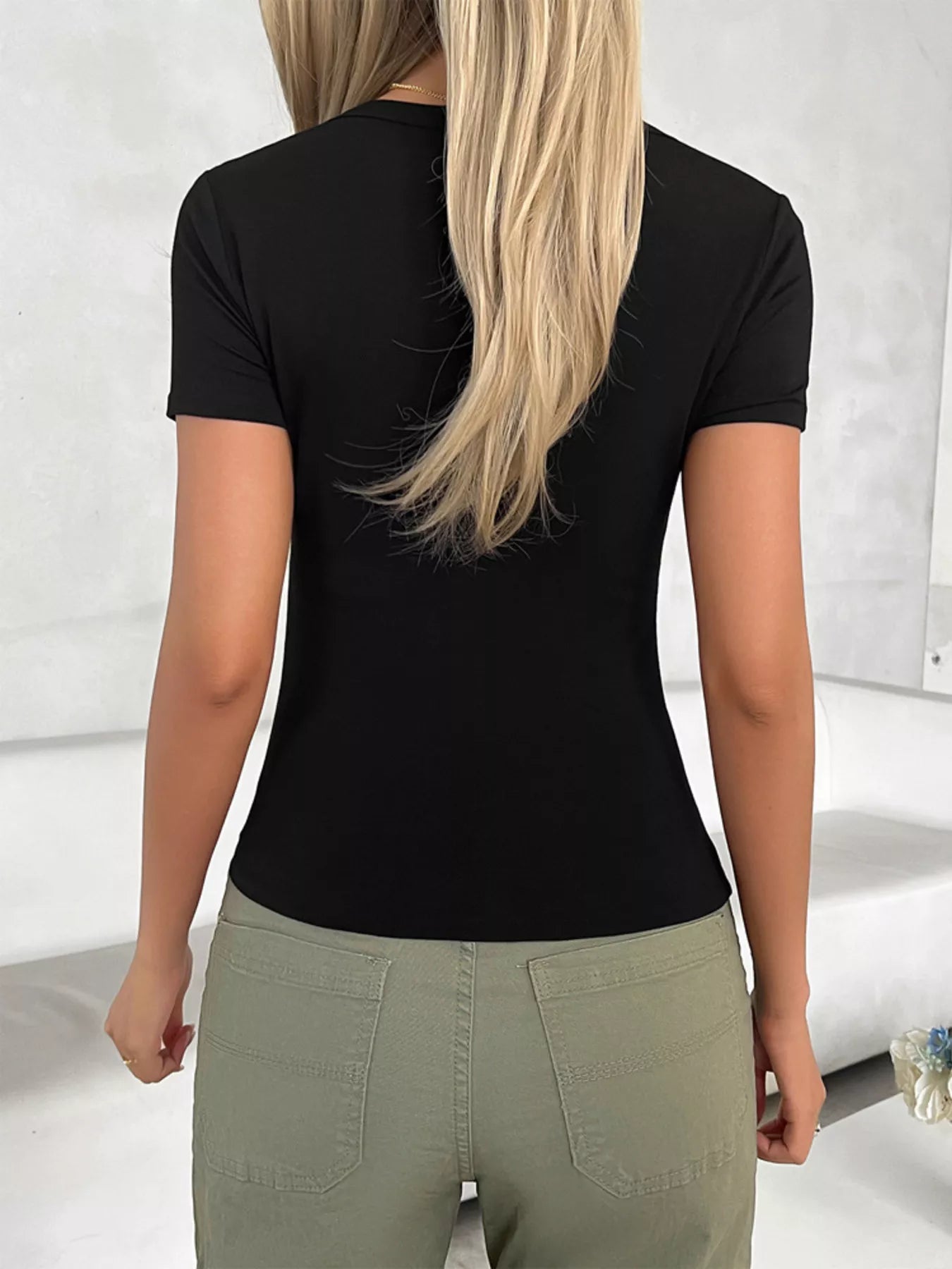 Solid Color Slim Fit T-Shirt