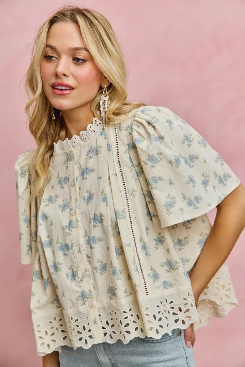 SO ME Floral Print Lace Trim Flutter Sleeves Blouse