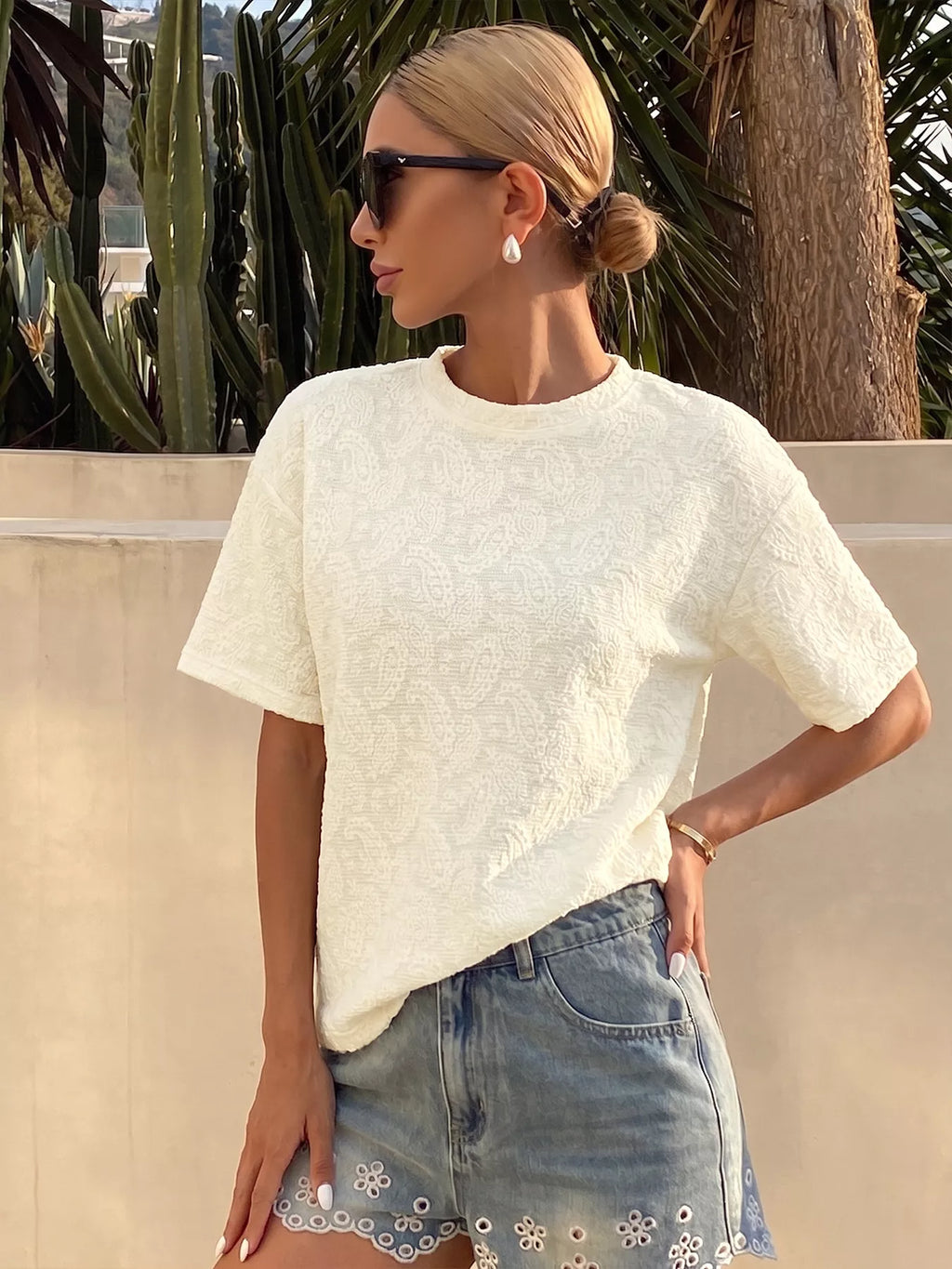 Textured Paisley Pattern Casual T-Shirt