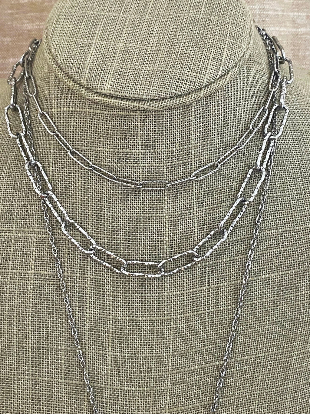 STATEMENT PAPERCLIP NECKLACE
