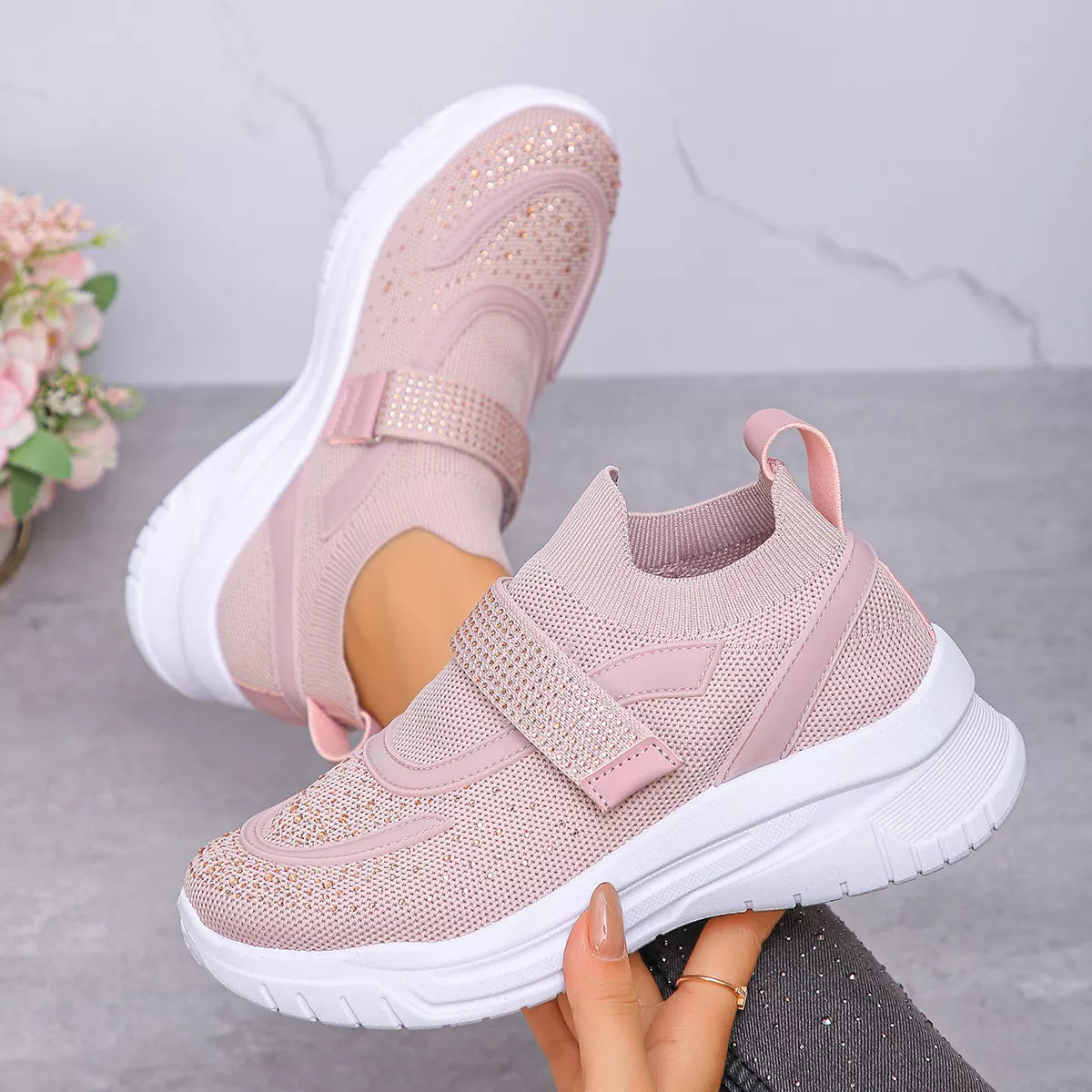 Round Toe Mesh Sneakers