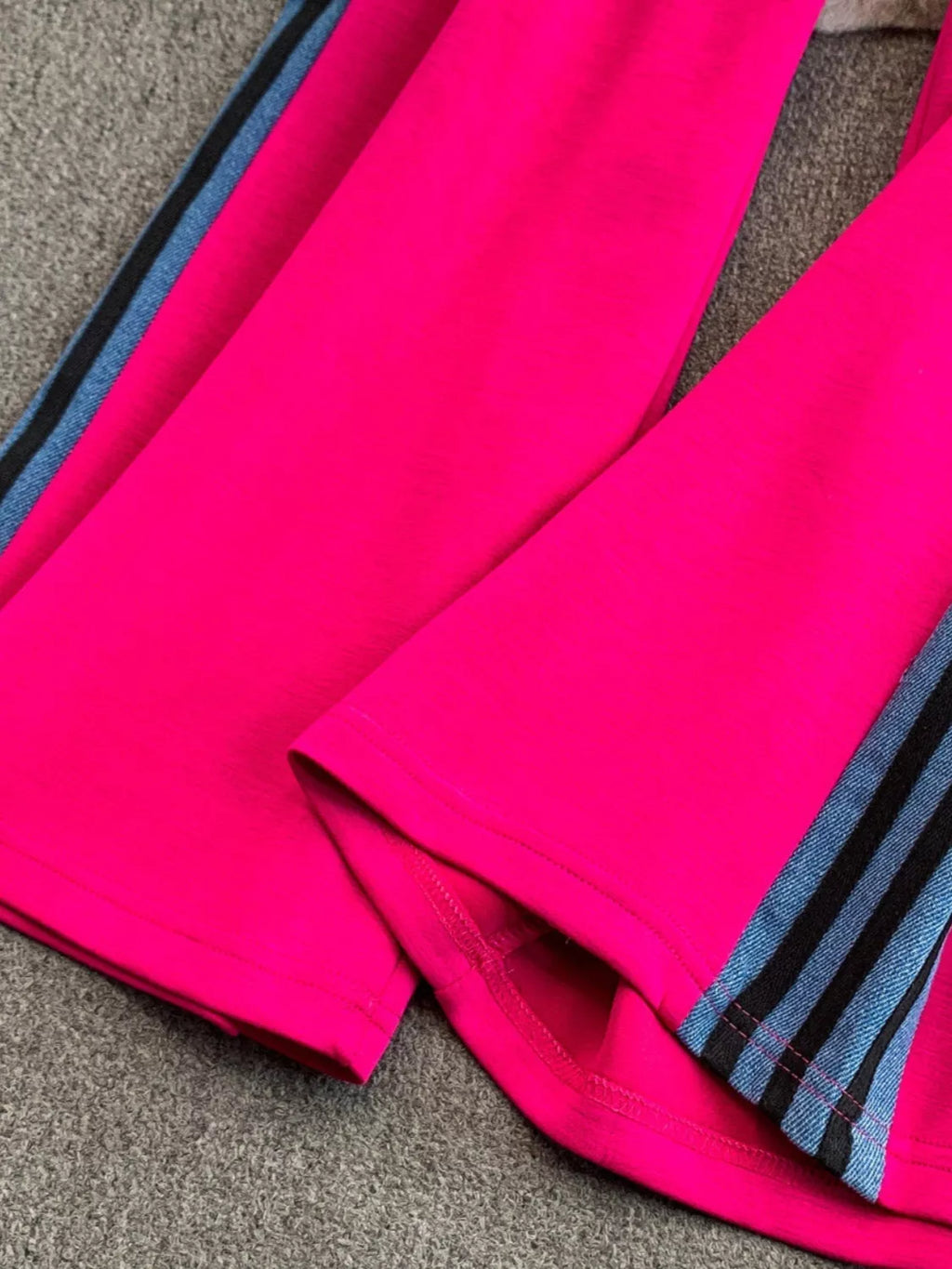 Zip Front Contrast Tank and Side Striped Pants Set