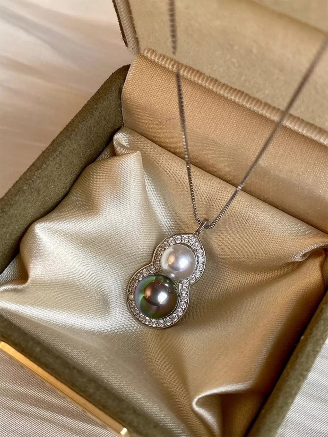 Gourd Pendant Necklace