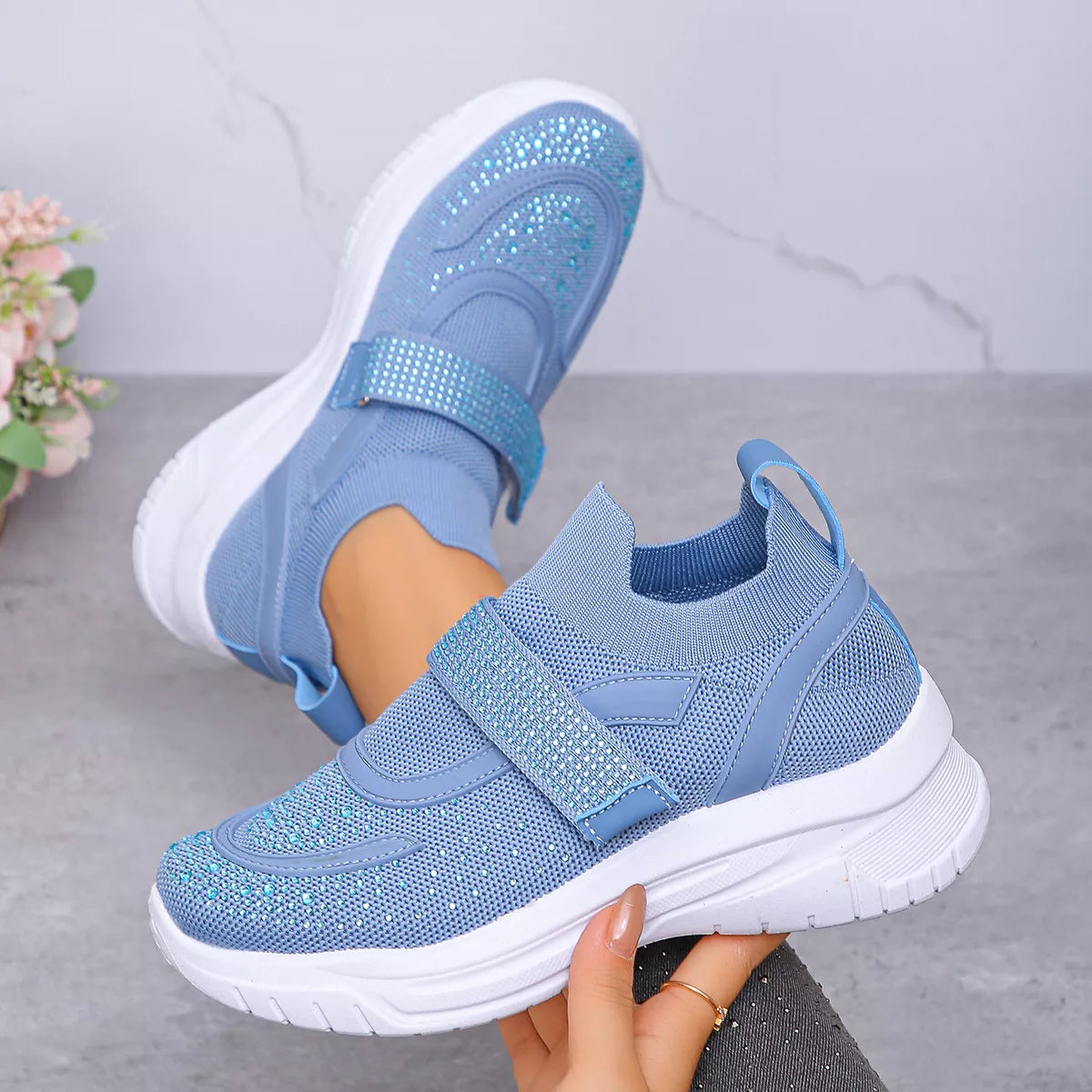 Round Toe Mesh Sneakers