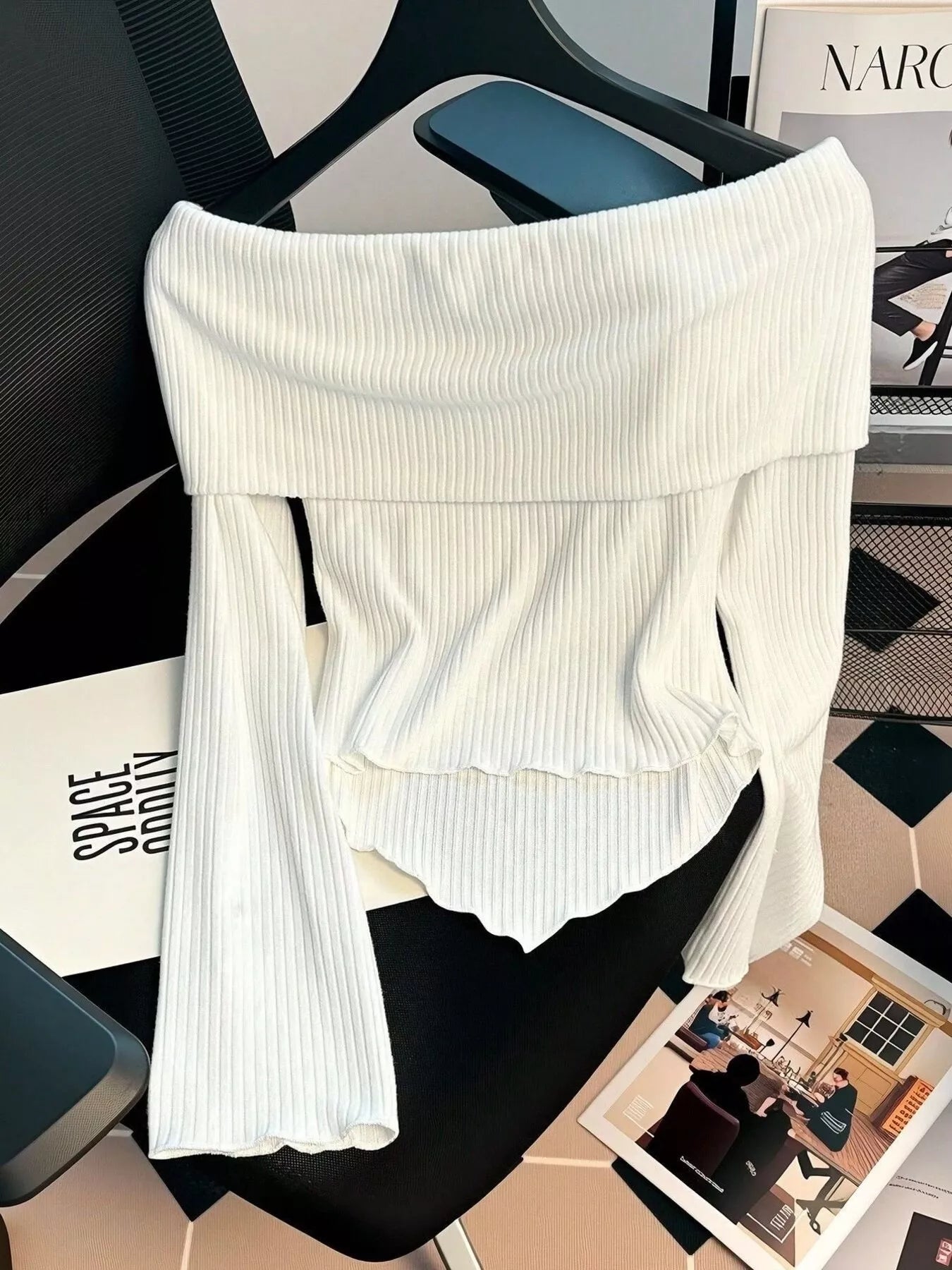 Off-Shoulder Bowknot Ribbed Knit T-Shirt