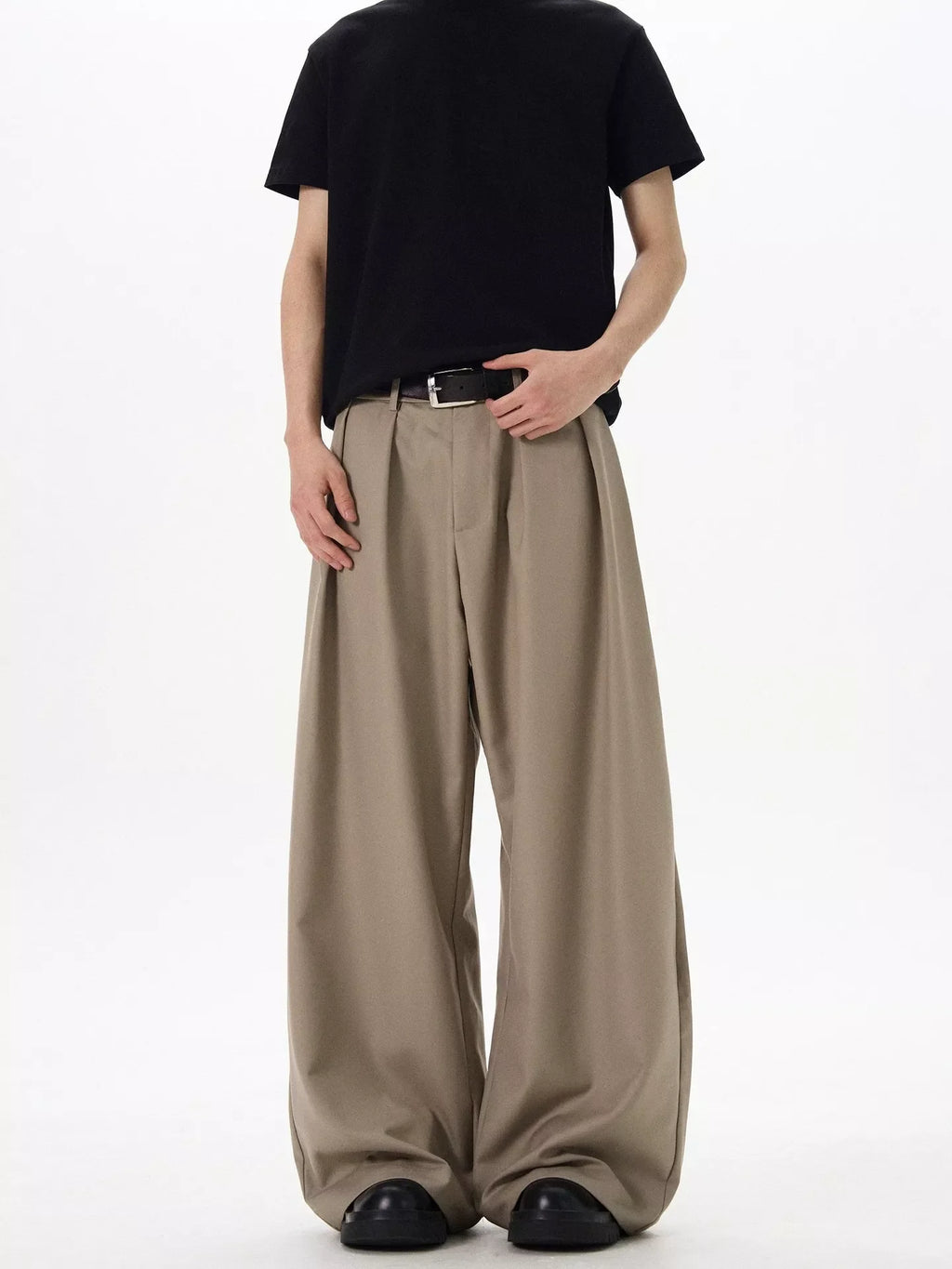 Men's Wide Leg Pleated Pants