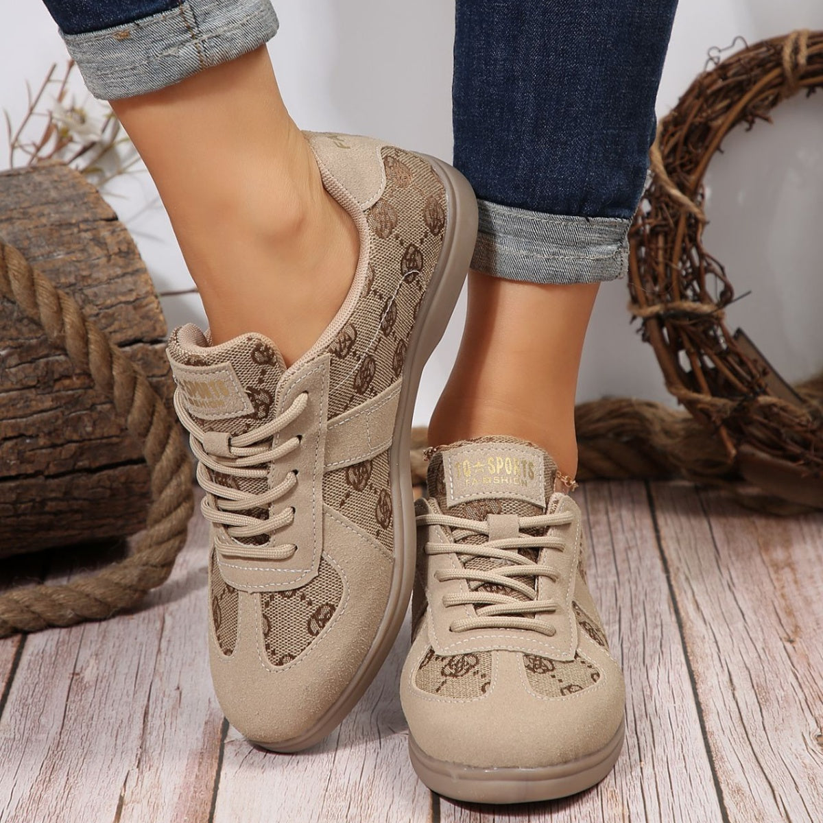 Lace Up Round Toe Sneakers