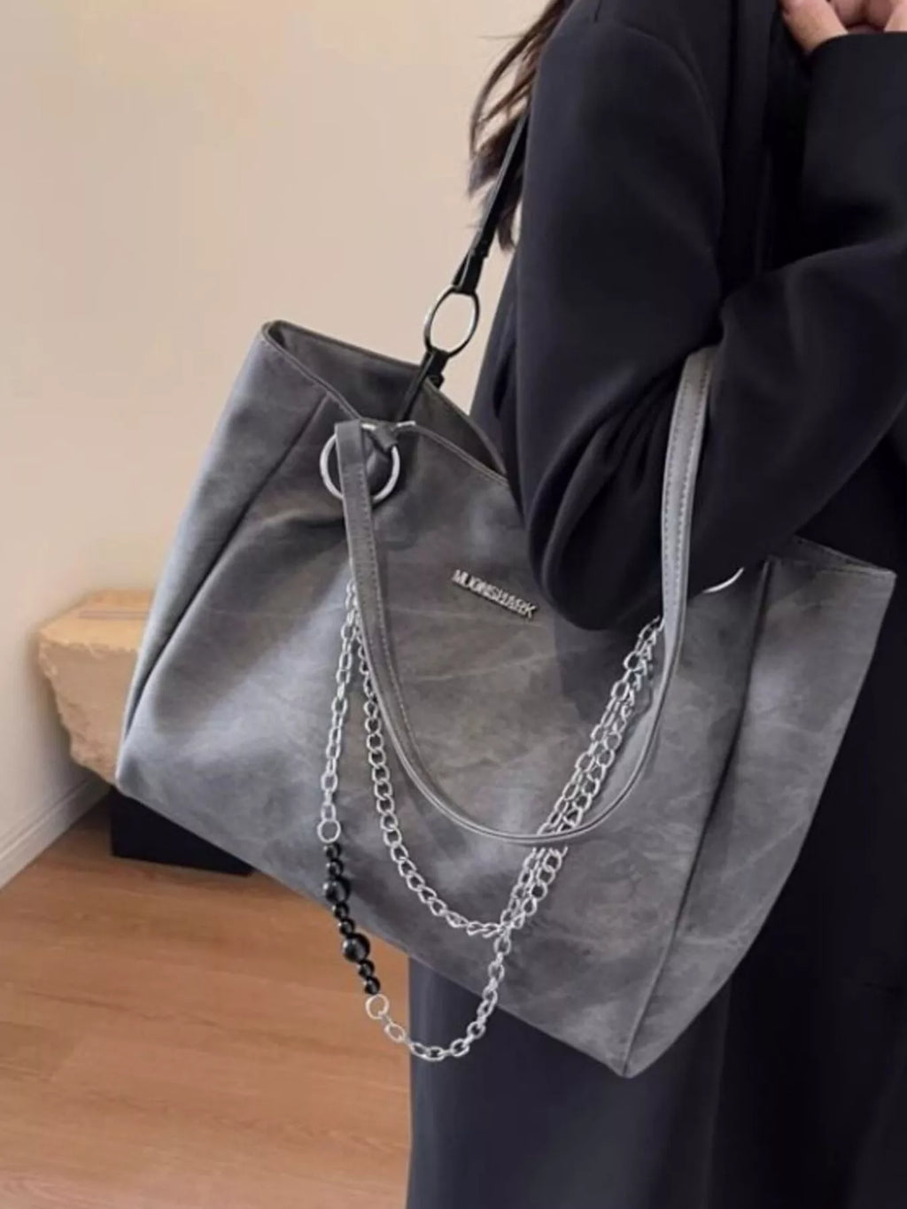 Chain Decor Shoulder Bag
