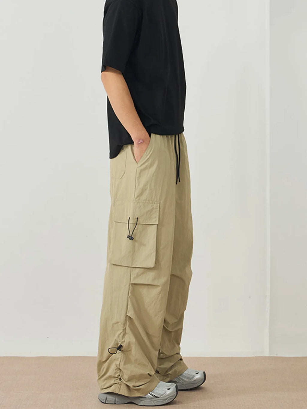Men's Loose Fit Cargo Pants with Drawstring