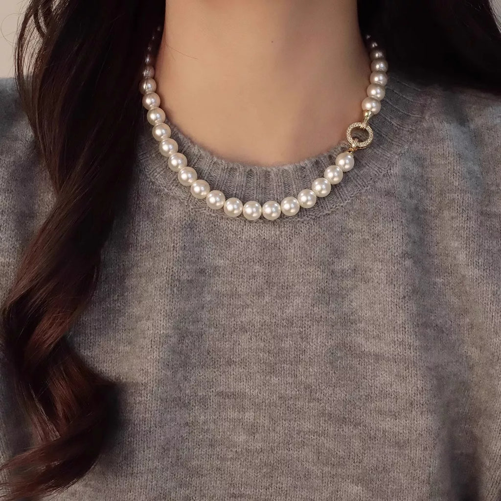 Pearl Necklace with Interlocking Clasp