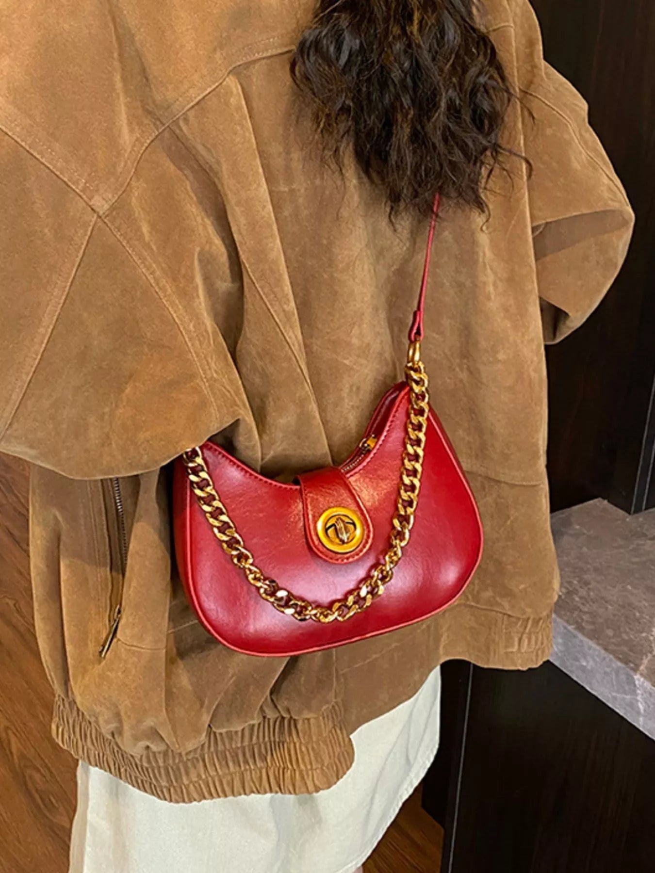 Chain Accent Shoulder Bag
