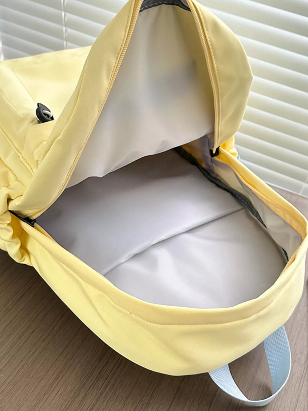Lightweight Casual Backpack Bag