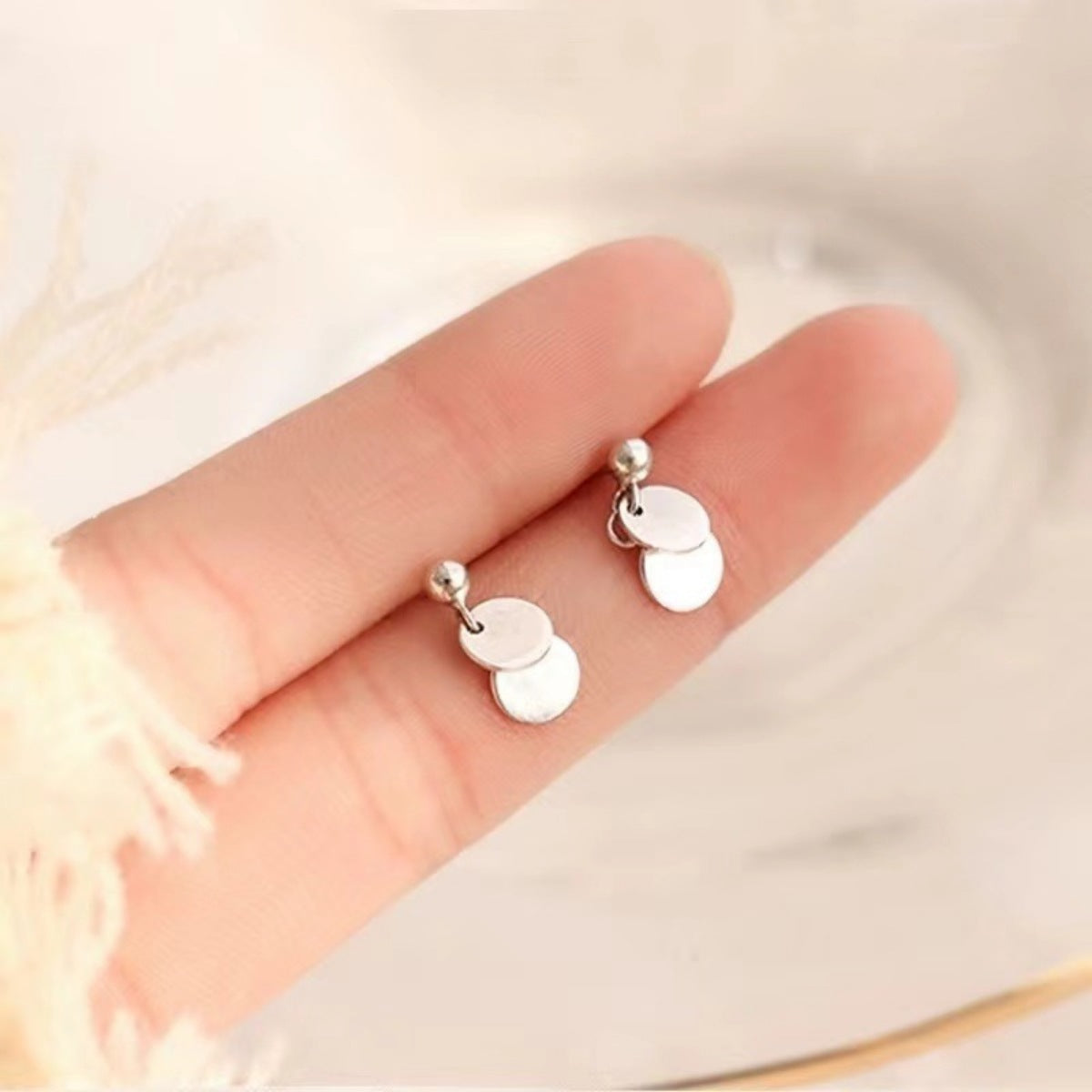 925 Sterling Silver Round Piece Drop Earrings