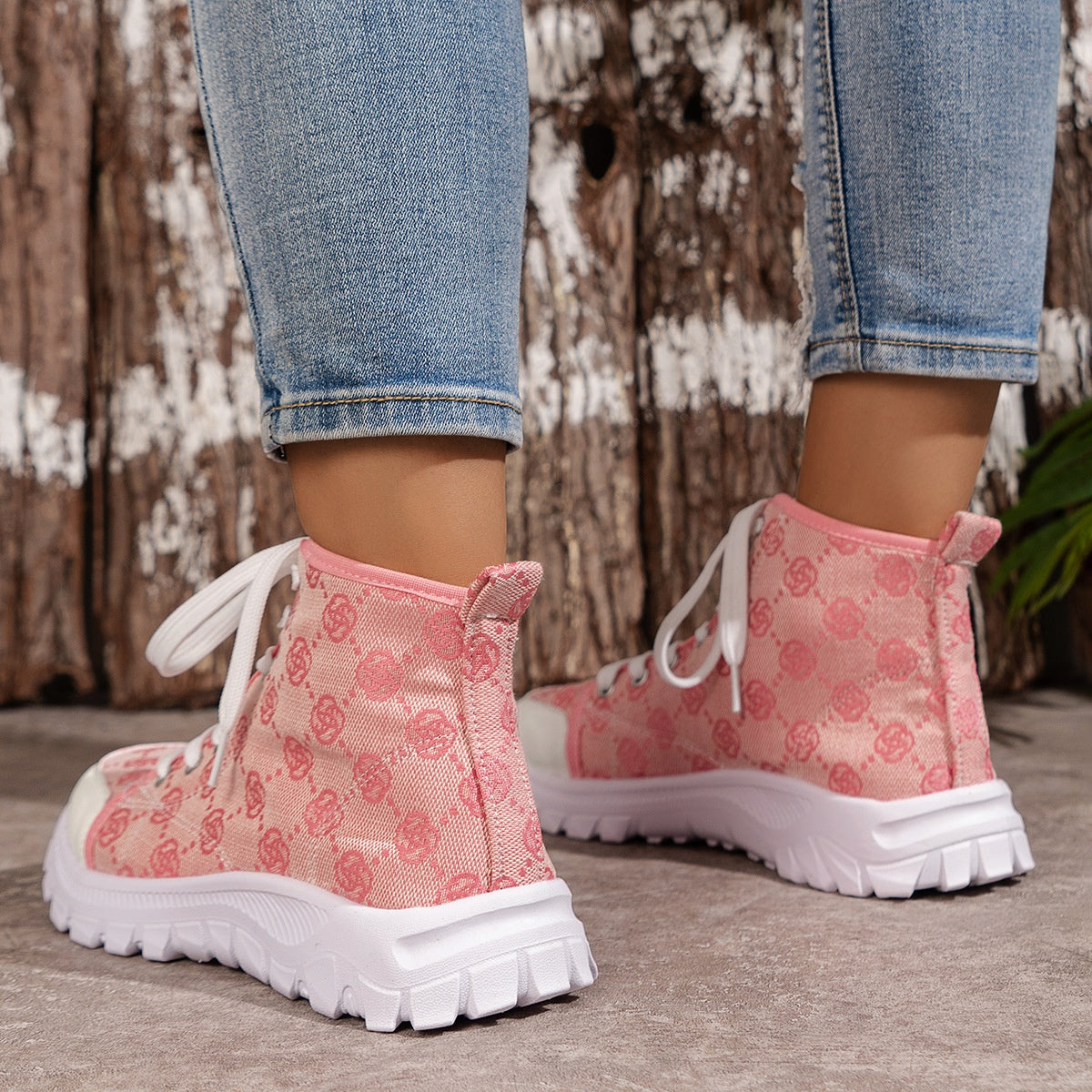 Lace Up Round Toe Sneakers