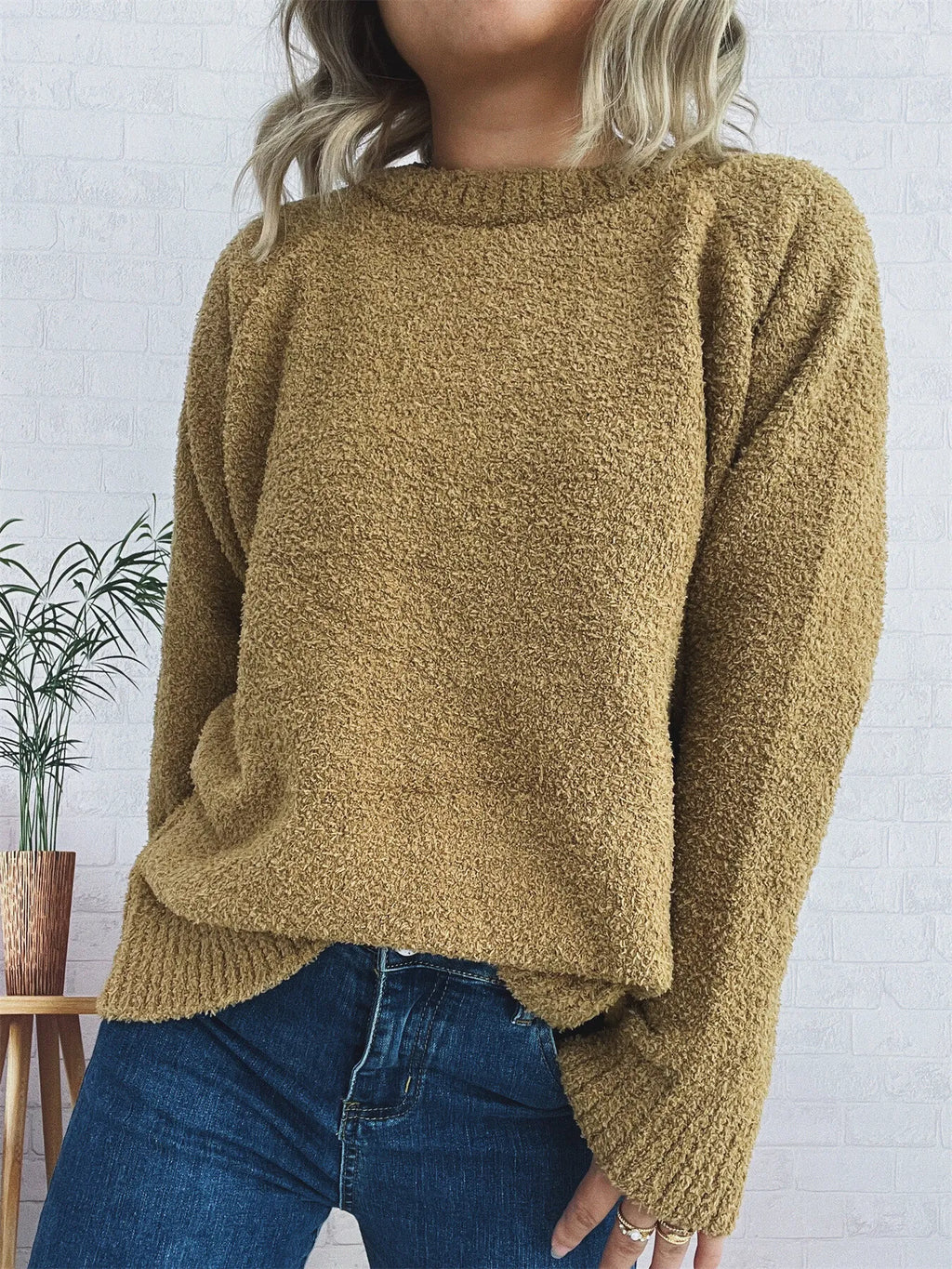 Round Neck Raglan Sleeve Sweater