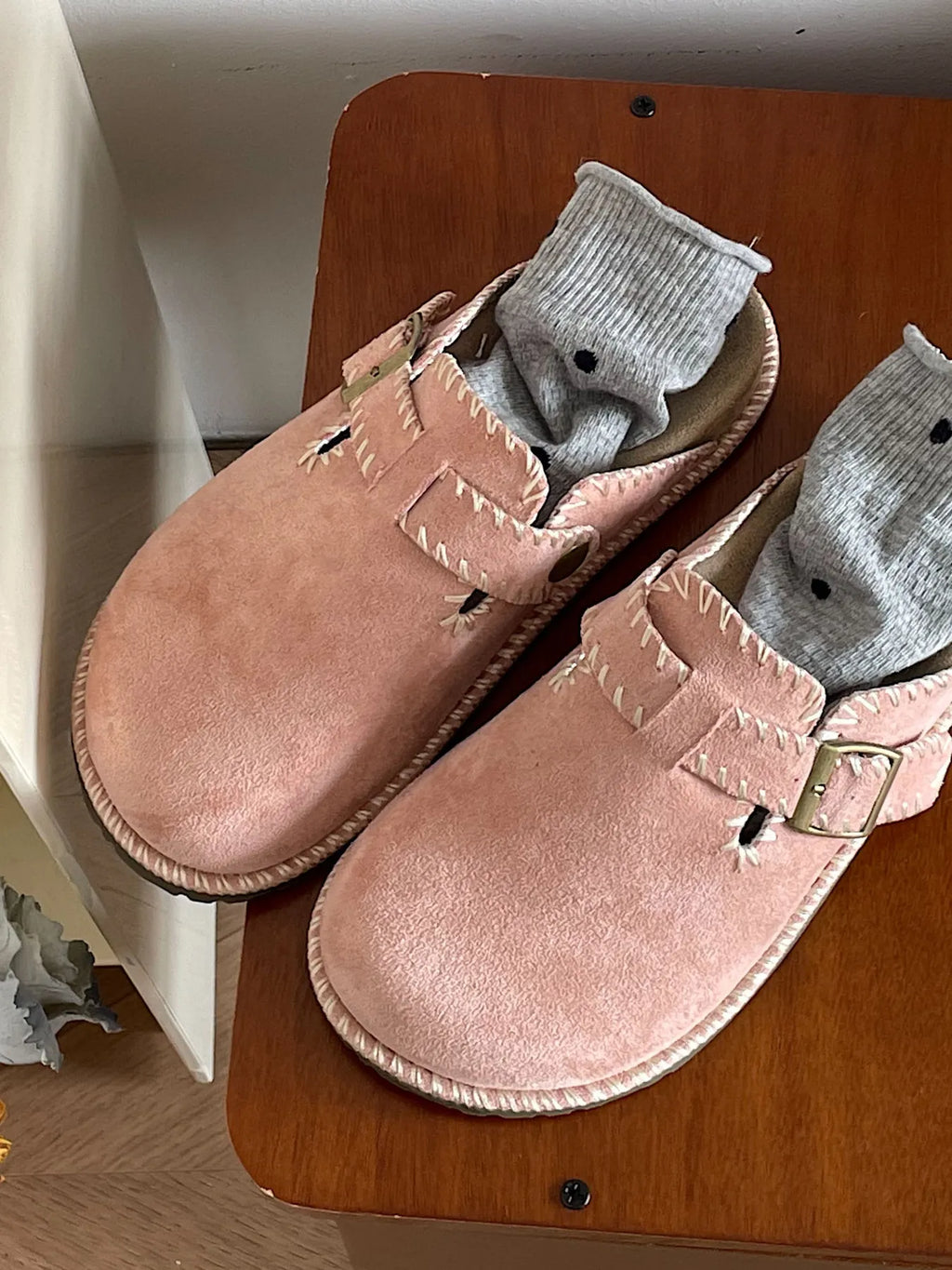 Round Toe Flats Slip-Ons