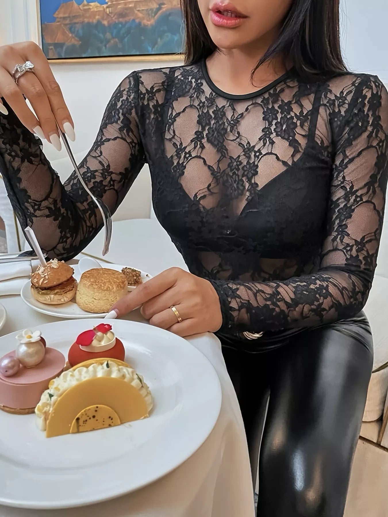 Elegant Floral Lace Long Sleeve Blouse