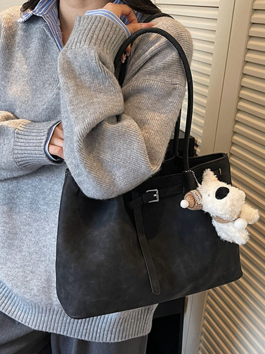 Buckle Detail Shoulder Bag