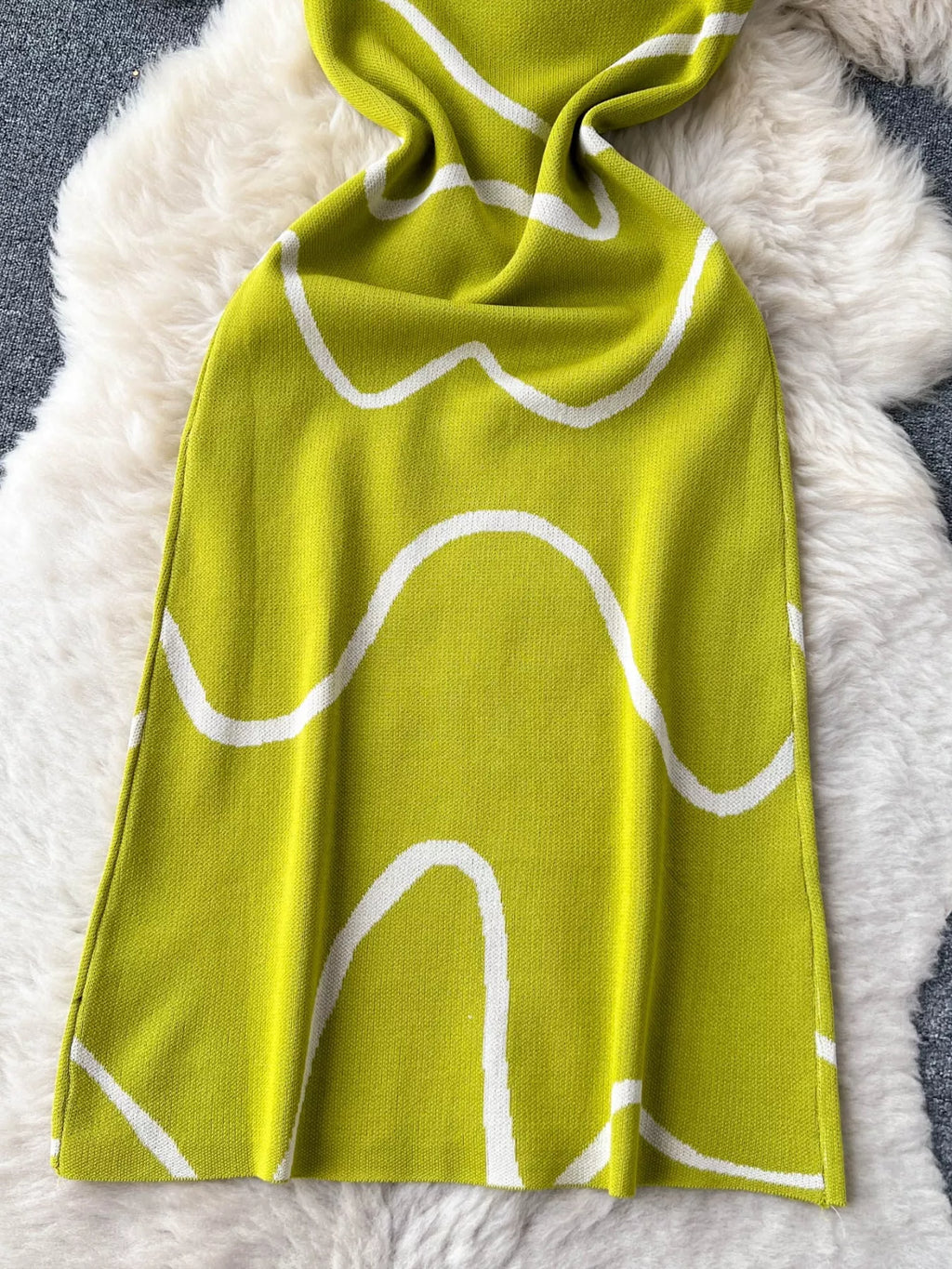 Wave Pattern Knit Midi Dress