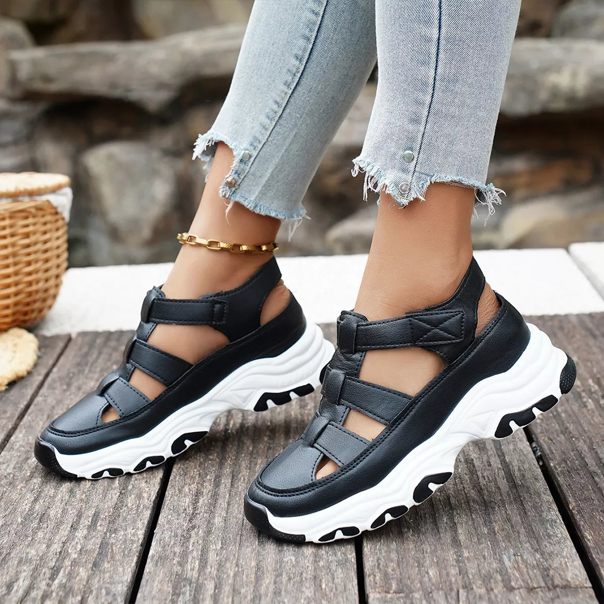 Cutout Round Toe Platform Sandals