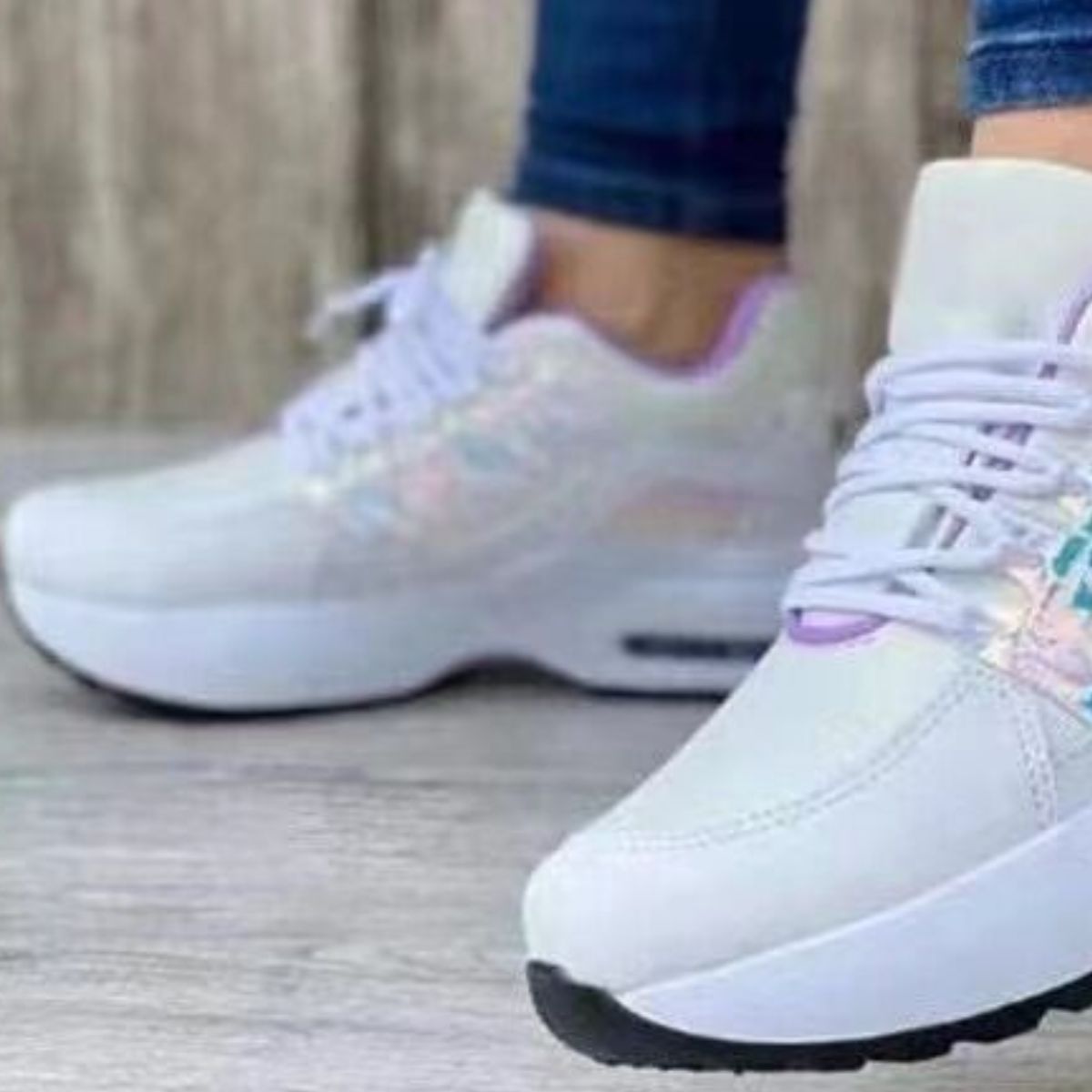 Lace Up Round Toe Sneakers